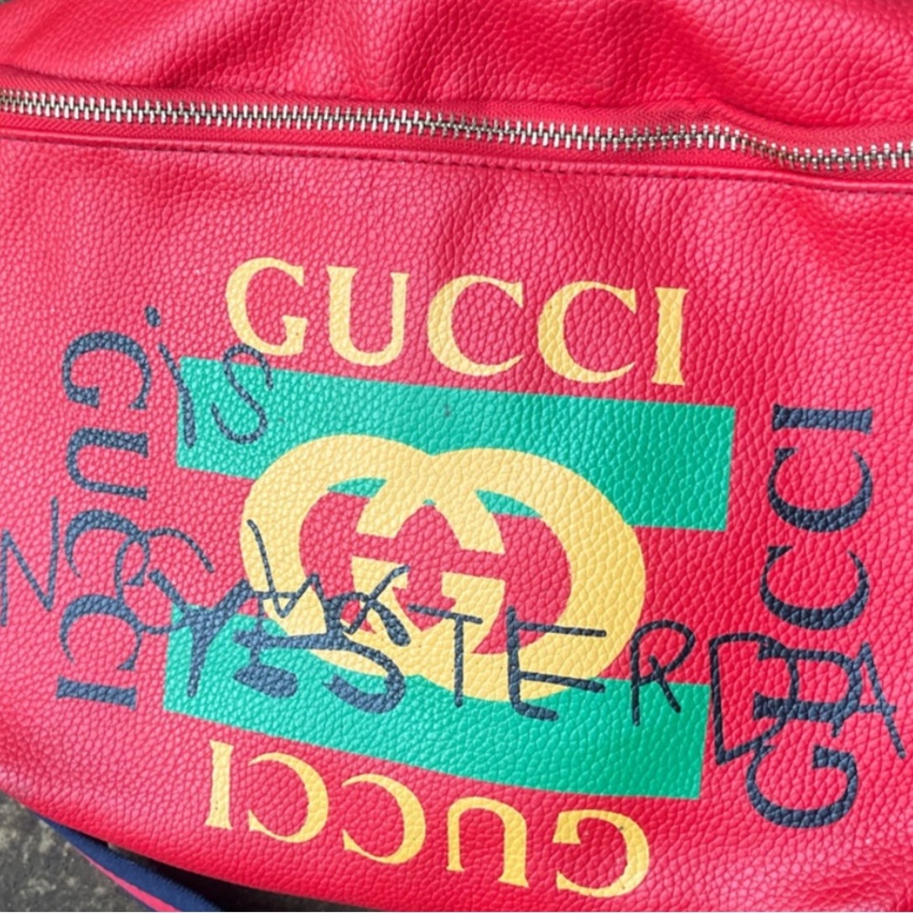 designer brand red green fanny pack satchel